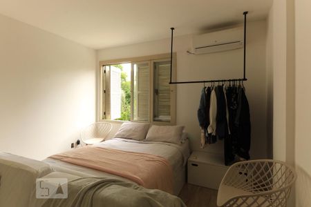 Sala/Quarto de kitnet/studio para alugar com 1 quarto, 27m² em Cidade Baixa, Porto Alegre