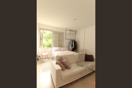 Sala/Quarto de kitnet/studio para alugar com 1 quarto, 27m² em Cidade Baixa, Porto Alegre