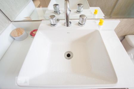 Apartamento à venda com 65m², 2 quartos e 1 vagaDetalhe Banheiro Suíte 
