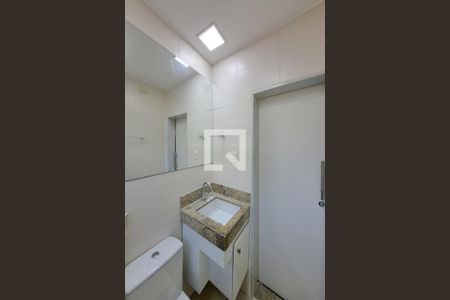 Apartamento para alugar com 90m², 3 quartos e sem vaga Apartamento para alugar com 90m², 3 quartos e sem vagaBanheiro Social