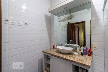 Casa à venda com 280m², 3 quartos e 2 vagasBanheiro 2