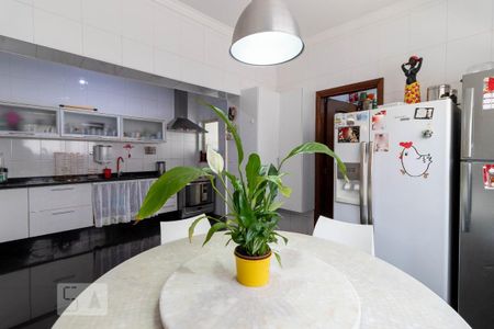 Casa à venda com 280m², 3 quartos e 2 vagasCopa