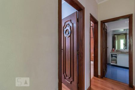 Casa à venda com 280m², 3 quartos e 2 vagasCorredor