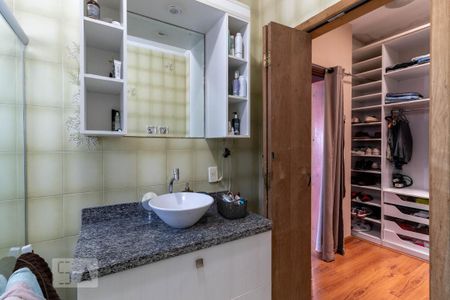 Casa à venda com 280m², 3 quartos e 2 vagasBanheiro da Suíte