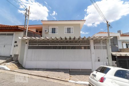 Casa à venda com 280m², 3 quartos e 2 vagasFachada