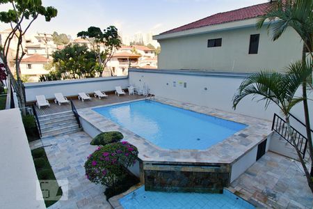 Apartamento à venda com 81m², 3 quartos e 2 vagas Apartamento à venda com 81m², 3 quartos e 2 vagasÁrea comum - Piscina