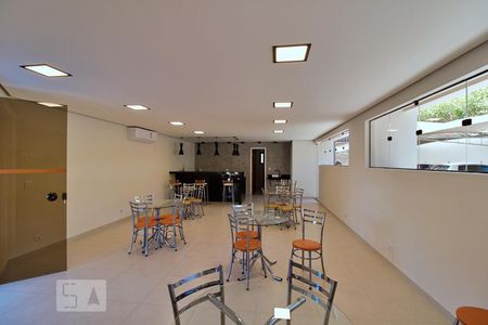 Apartamento à venda com 81m², 3 quartos e 2 vagas Apartamento à venda com 81m², 3 quartos e 2 vagasÁrea comum - Salão de festas