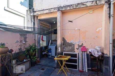 Casa à venda com 180m², 3 quartos e 1 vaga Casa à venda com 180m², 3 quartos e 1 vagaFundos