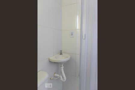Banheiro de apartamento para alugar com 1 quarto, 28m² em Vila Medeiros, São Paulo