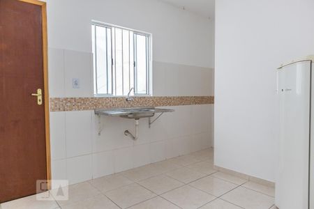 Cozinha de apartamento para alugar com 1 quarto, 28m² em Vila Medeiros, São Paulo