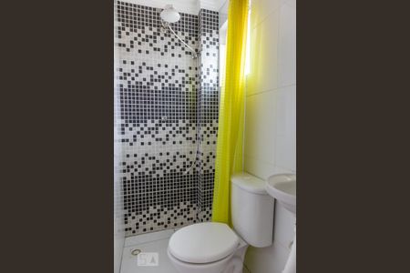 Banheiro de apartamento para alugar com 1 quarto, 28m² em Vila Medeiros, São Paulo
