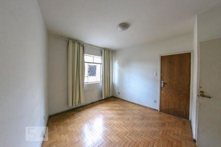 Sala de Apartamento com 4 quartos, 91m² Barroca