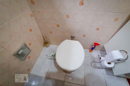 Casa à venda com 215m², 2 quartos e 2 vagasBanheiro