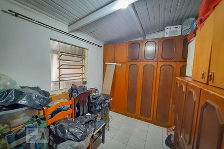 Casa à venda com 215m², 2 quartos e 2 vagasQuarto Fundos