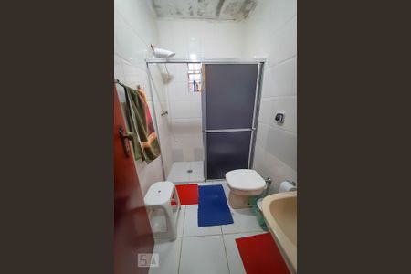 Casa à venda com 215m², 2 quartos e 2 vagasBanheiro