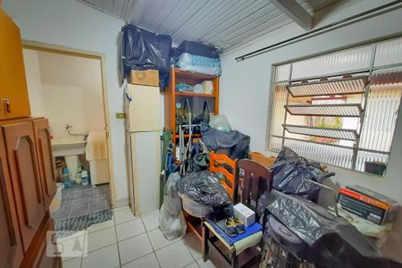 Casa à venda com 215m², 2 quartos e 2 vagasQuarto Fundos