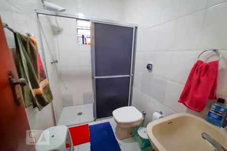 Casa à venda com 215m², 2 quartos e 2 vagasBanheiro