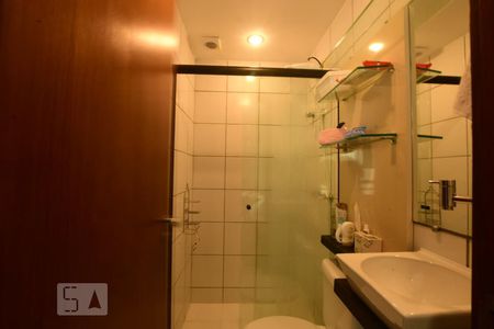 Banheiro de apartamento para alugar com 1 quarto, 30m² em Asa Norte, Brasília