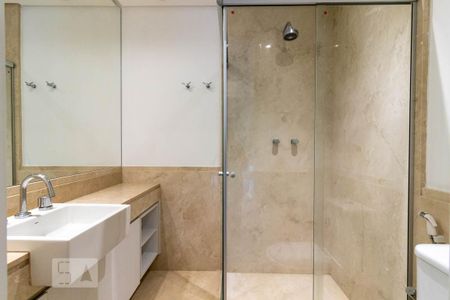 Apartamento para alugar com 60m², 1 quarto e 2 vagas Apartamento para alugar com 60m², 1 quarto e 2 vagasBanheiro da Suite