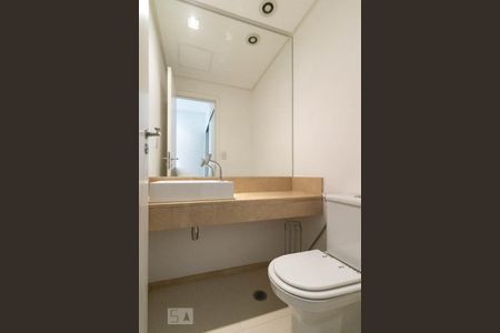 Apartamento para alugar com 60m², 1 quarto e 2 vagas Apartamento para alugar com 60m², 1 quarto e 2 vagasBanheiro
