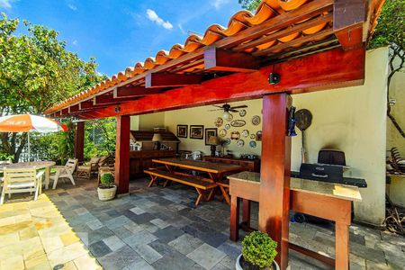 Casa de condomínio à venda com 450m², 4 quartos e 4 vagasvaranda