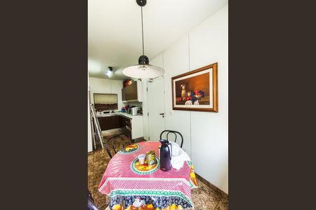 Casa de condomínio à venda com 450m², 4 quartos e 4 vagasCozinha integrada