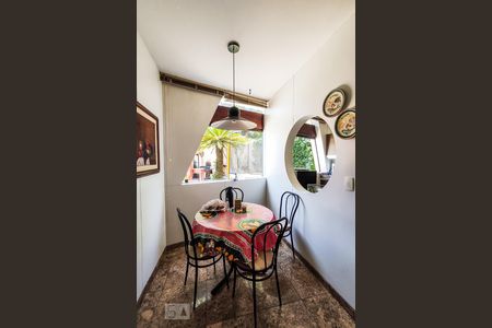 Casa de condomínio à venda com 450m², 4 quartos e 4 vagasCozinha integrada