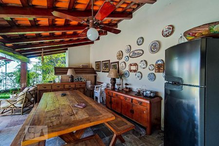 Casa de condomínio à venda com 450m², 4 quartos e 4 vagasvaranda