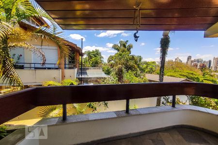 Casa de condomínio à venda com 450m², 4 quartos e 4 vagasVaranda Suíte 2