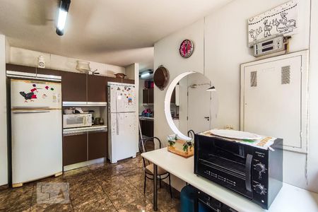 Casa de condomínio à venda com 450m², 4 quartos e 4 vagasCozinha integrada