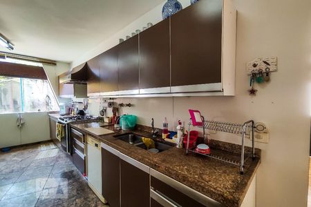 Casa de condomínio à venda com 450m², 4 quartos e 4 vagasCozinha integrada