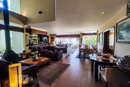 Sala de casa de condomínio à venda com 4 quartos, 450m² em Jardim Vitoria Regia (zona Oeste), São Paulo