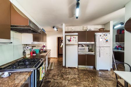 Casa de condomínio à venda com 450m², 4 quartos e 4 vagasCozinha integrada