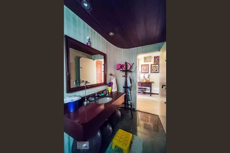 Casa de condomínio à venda com 450m², 4 quartos e 4 vagasLavabo