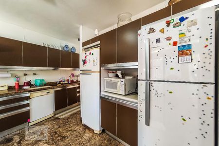 Casa de condomínio à venda com 450m², 4 quartos e 4 vagasCozinha integrada