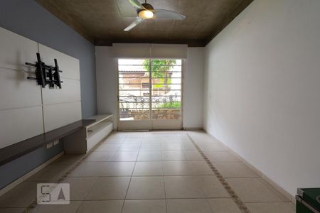 Sala de TV de casa à venda com 4 quartos, 310m² em Jardim Peri Peri, São Paulo