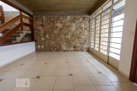 Sala de casa à venda com 4 quartos, 310m² em Jardim Peri Peri, São Paulo