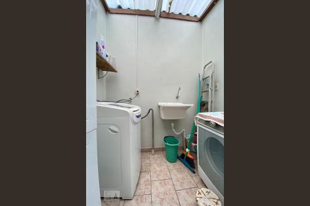 Casa à venda com 120m², 3 quartos e 1 vaga Casa à venda com 120m², 3 quartos e 1 vagaLavanderia