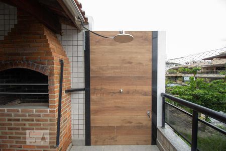 Chuveirão de apartamento para alugar com 3 quartos, 198m² em Recreio dos Bandeirantes, Rio de Janeiro