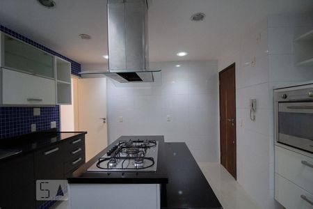 Apartamento para alugar com 198m², 3 quartos e 1 vaga Apartamento para alugar com 198m², 3 quartos e 1 vagaCozinha