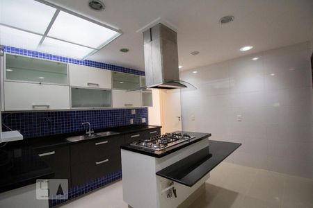 Apartamento para alugar com 198m², 3 quartos e 1 vaga Apartamento para alugar com 198m², 3 quartos e 1 vagaCozinha