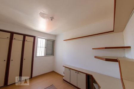 Quarto 1 de apartamento para alugar com 2 quartos, 70m² em Jardim Guarulhos, Guarulhos