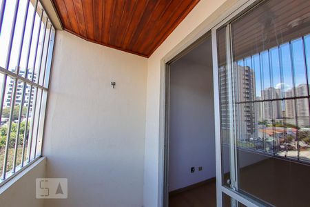 Sacada da Sala de apartamento para alugar com 2 quartos, 70m² em Jardim Guarulhos, Guarulhos
