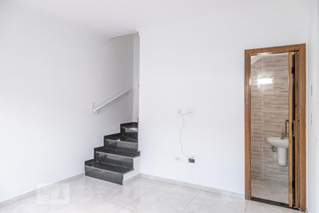 Sala de casa para alugar com 2 quartos, 80m² em Vila Ré, São Paulo