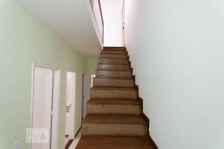 Apartamento à venda com 133m², 4 quartos e 3 vagasEscada