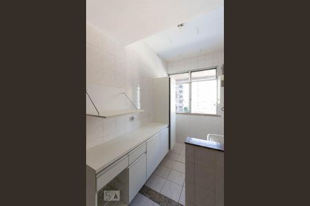 Apartamento à venda com 133m², 4 quartos e 3 vagasCozinha e Área de Serviço