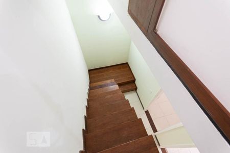 Apartamento à venda com 133m², 4 quartos e 3 vagasEscada