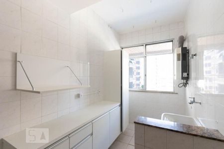 Apartamento à venda com 133m², 4 quartos e 3 vagasCozinha e Área de Serviço