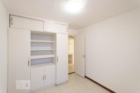 Apartamento à venda com 133m², 4 quartos e 3 vagasQuarto 2