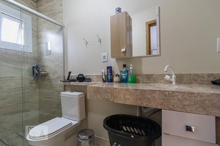 Banheiro da Suíte de casa à venda com 7 quartos, 240m² em Vila Jardim, Porto Alegre